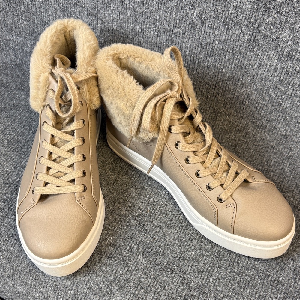 Koolaburra by UGG Sundell Fuzz Chukka Beige Fur-Trimmed Sneakers Women’s 10